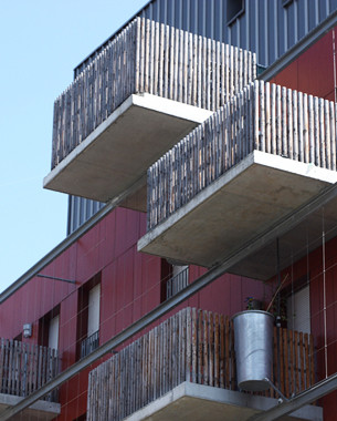 Il était une fois 2 cubes rouge à Vigny-Musset, la ZAC la plus romantique de Grenoble...